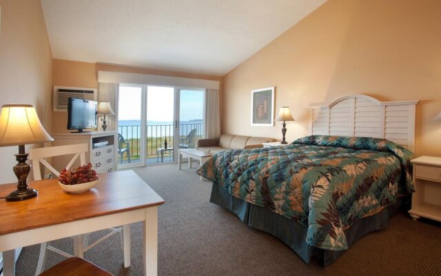 Pointes North Beachfront Hotel