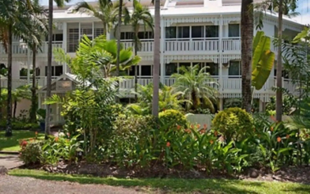 The White House Port Douglas