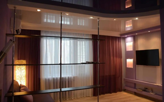 Lux na Litejnoj 17-A