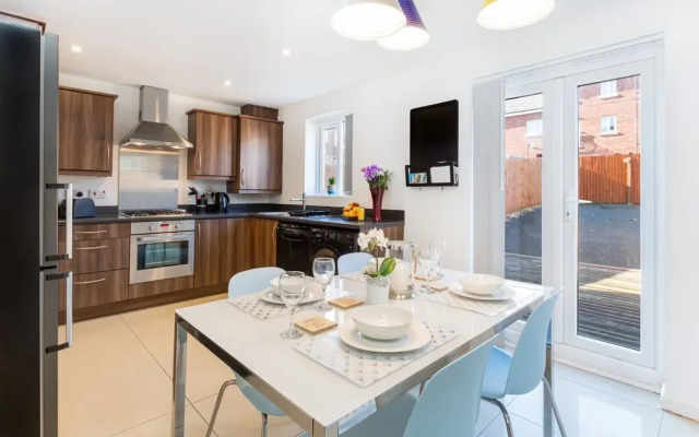 Liverpool Short Stay-Belmont Suite