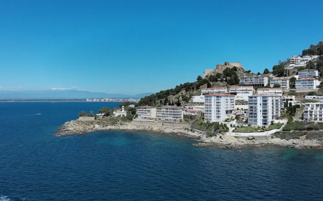 Posh Apartment Near Canyelles Petites