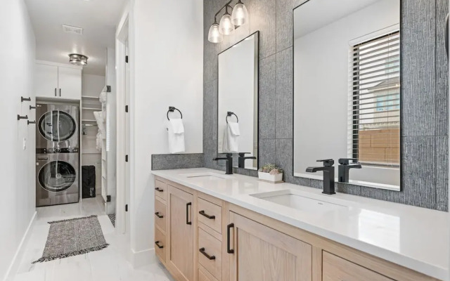 The Dugout 8 Bedroom Home