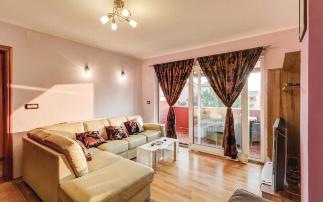Stunning Home in Fazana With Wifi and 5 Bedrooms