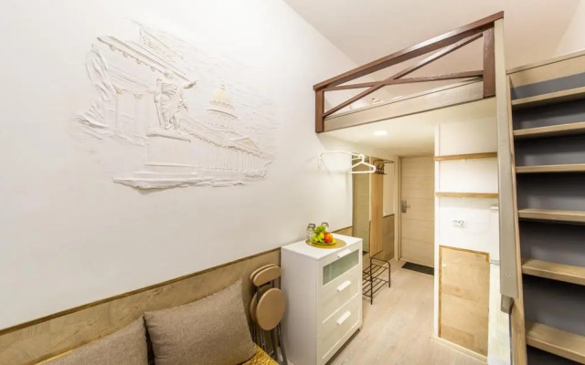 Достоевскинн на улице Марата