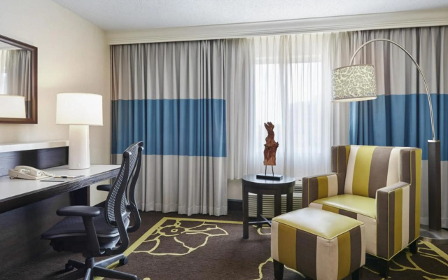 DoubleTree by Hilton Charlotte Gateway Village