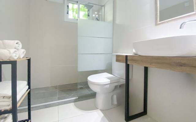 Phaedrus Living: Seaview Luxury Flat Athina Grenada