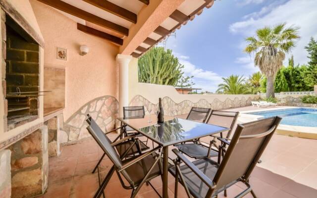 Villa - 6 Bedrooms with Pool - 105026