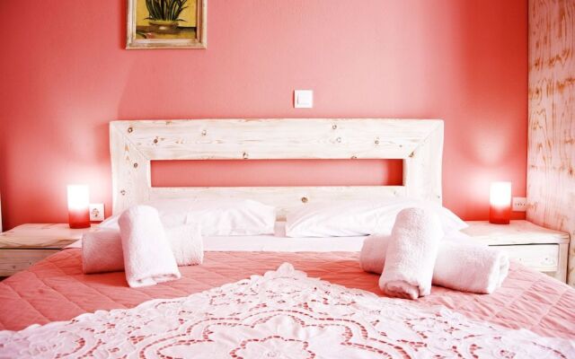 Stellas Guest House