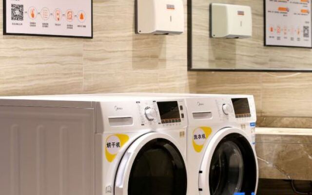 Yijin Meiyi Hotel (Yichang Binjiang Park CBD Shopping Center)