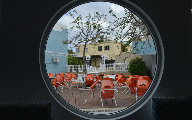 Nereus Hotel
