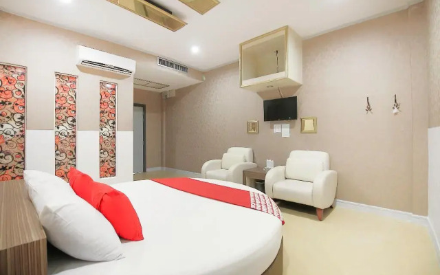 OYO 1002 Pinklao Resort