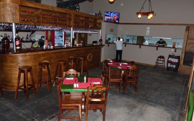 Hotel Costa Del Sol Inn