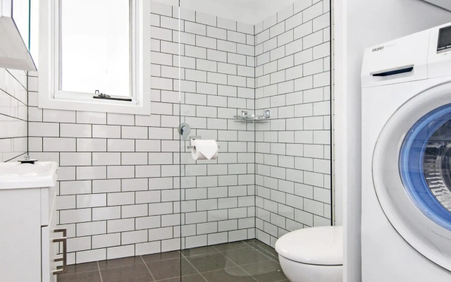 Fielding's Lair - the ultimate family retreat - House & Bungalow