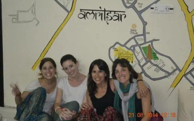 Jugaadus' Eco Hostel