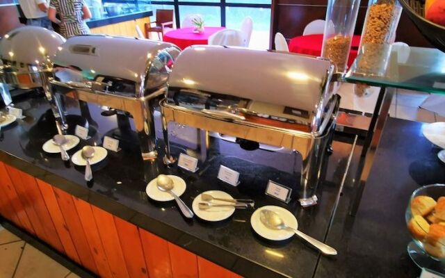 SEAFLATS Iate Plaza Hotel