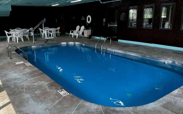 Super 8 by Wyndham Cameron