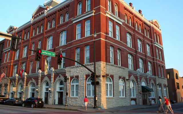 Hotel Indigo Savannah Historic District, an IHG Hotel