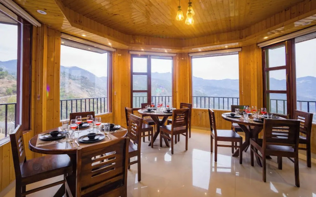 Alaya Stays Pine Shadow Flamingo