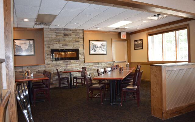 Crossroads Hotel and Event Center