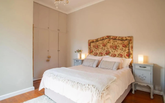 11 Deerpark Drive East