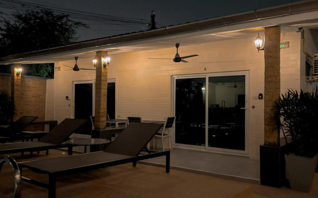 Mangoes Guesthouse