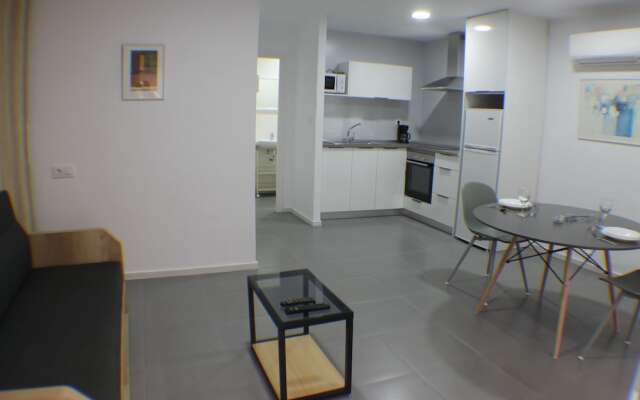 Agi Arago