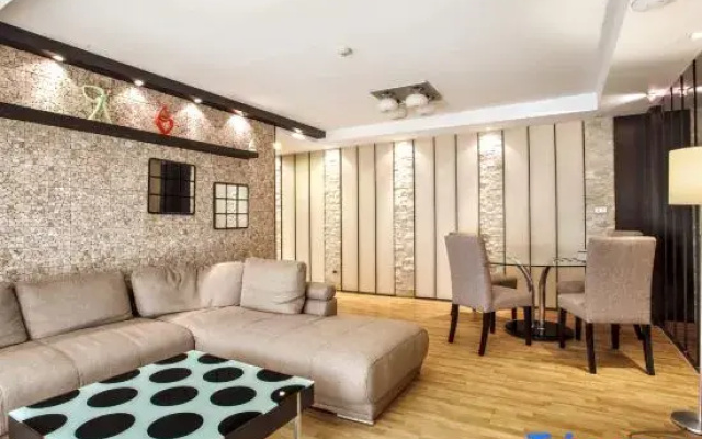 Luxurious 2-Bedroom Condo in Central Bangkok with Gym and Swimming Pool Room 2A