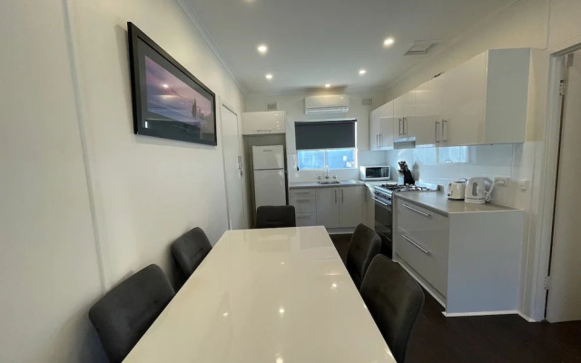 Unwind Esplanade Beach Escape no 10