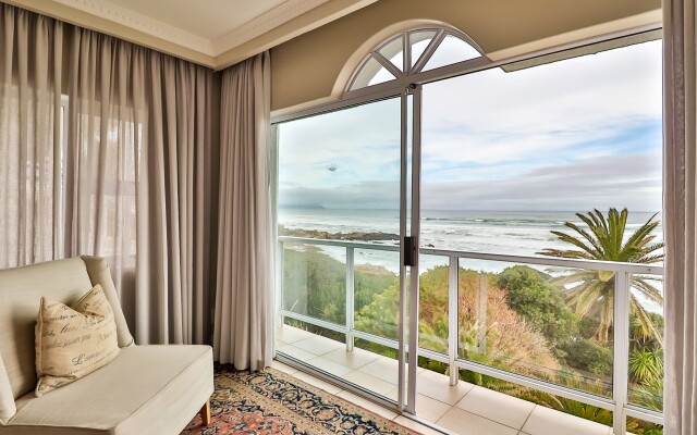 Hermanus Beachfront Lodge