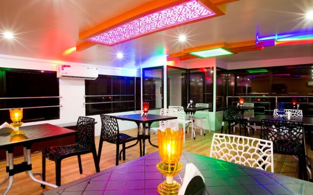 Tharangini Houseboats