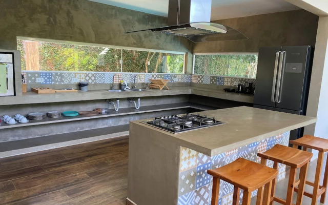 Casa c/ Piscina Privativa, 3 Suítes Sala integrada