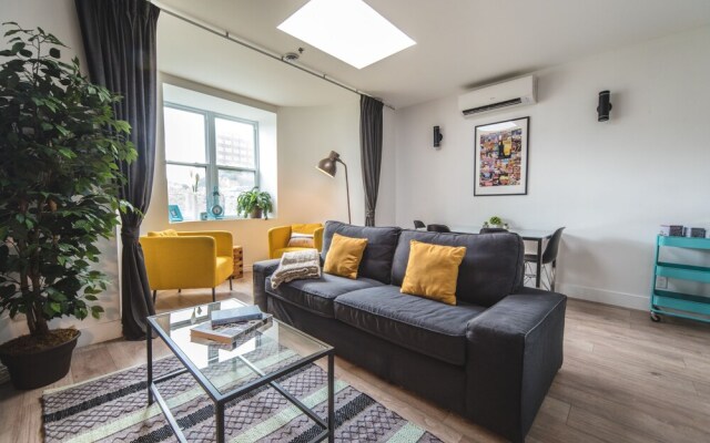 LikeAHotel-Ste Catherine/Downtown Montreal