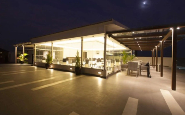 The Grand Magrath Hotel