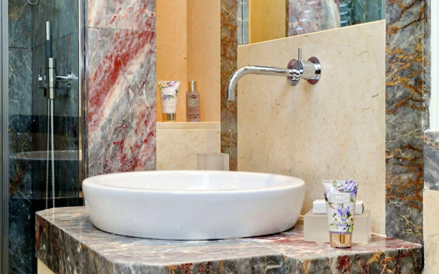 Rome Unique Spanish Steps Apartments