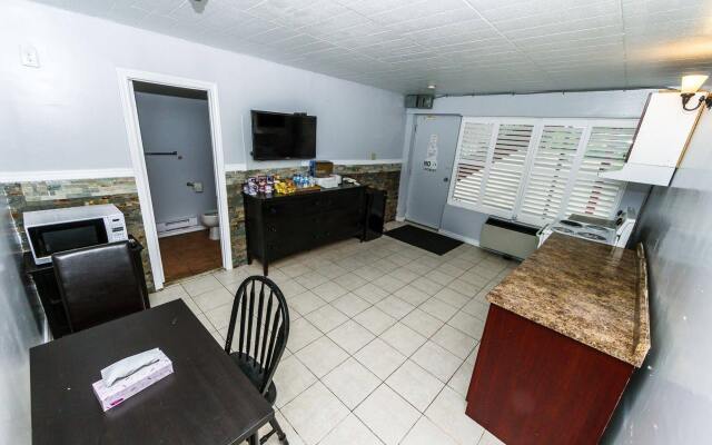 New Plaza Motel