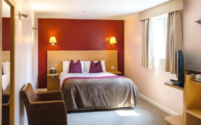 Luton Hotel