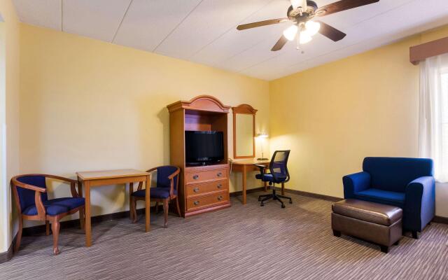 Quality Inn & Suites CVG Airport