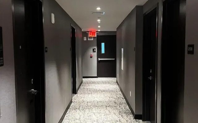 Hotel Mirage Brooklyn