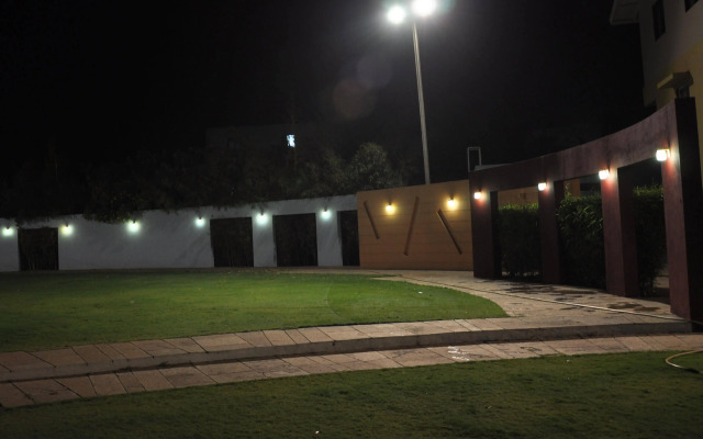 Hotel Palms Residency