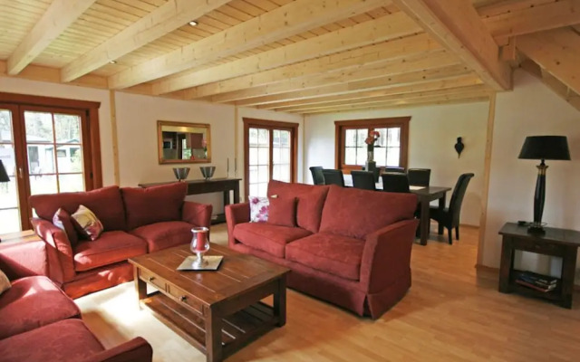 Wooden Holiday Home with Microwave near Brunssummerheide