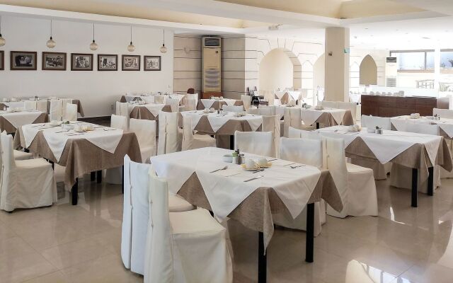 Macaris Suites and SPA