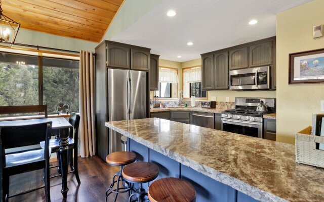 Lazy Llama Lodge #2150