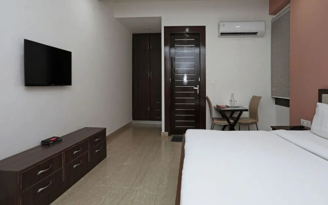 The Signature Hotel By OYO Rooms