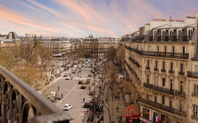 Hotel The Originals Paris Paix République