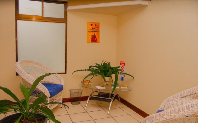 Hotel Bamboo Aeropuerto