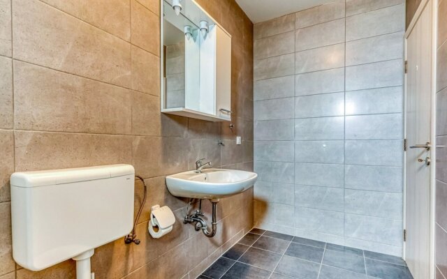 Charming Apartment in Novalja near Zrče Beach