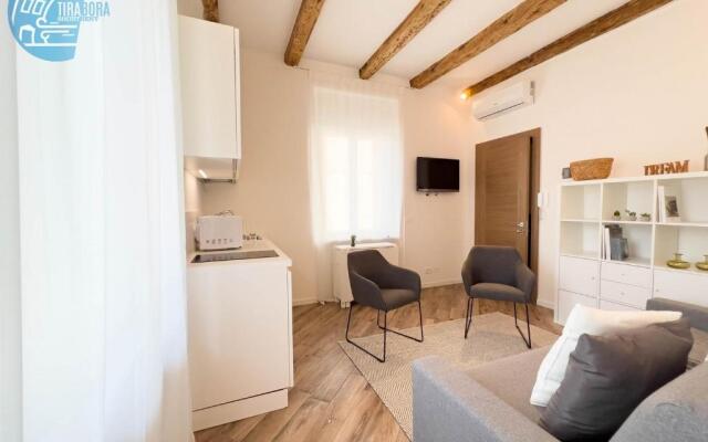 Basovizza 3 Alessandro Tirabora Short Rent