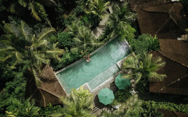 Aksmi Suites & Villas