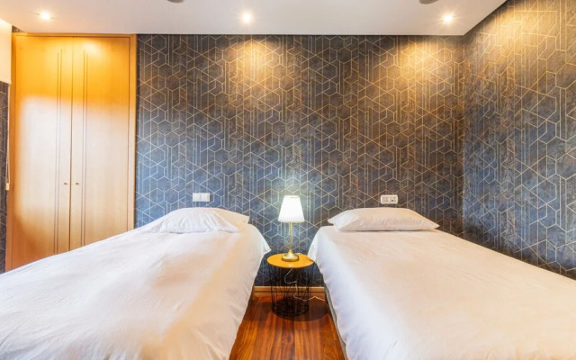 Gorgeous Villa Looking to Douro