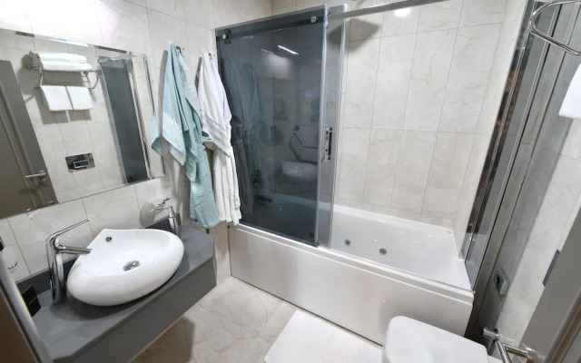 D'Lux Boutique Hotel